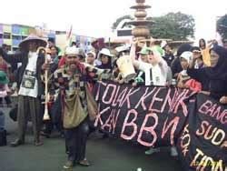 SPI Sumatera Selatan Bersama Puluhan Organisasi Lainnya Melakukan Longmarch Tolak Kenaikan BBM