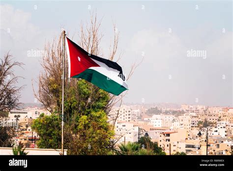 Jordanian Flag Petra Jordan Hi Res Stock Photography And Images Alamy