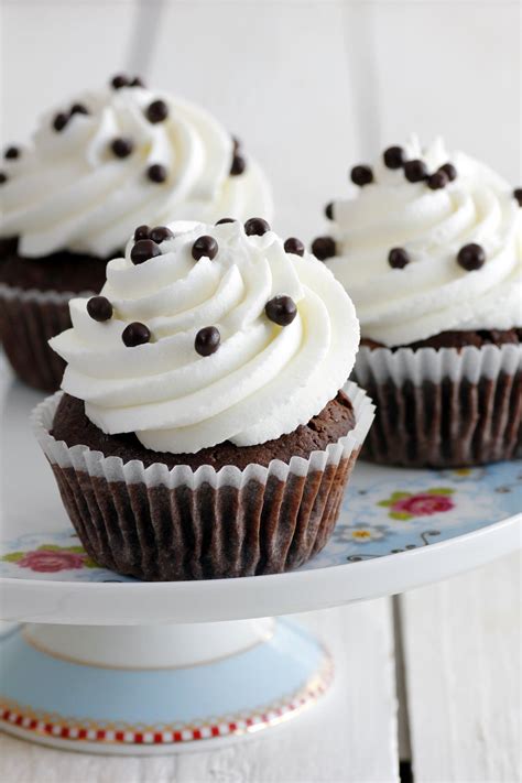 Chocolate Cupcakes With Whipped Cream Frosting Lil Cookie Recipe