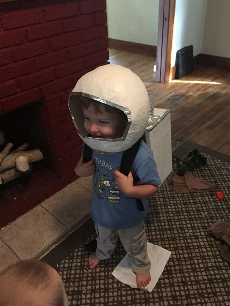 You have a cute little space helmet! DIY astronauts helmet and oxygen pack | Astronaut helmet, Astronaut costume, Magic treehouse