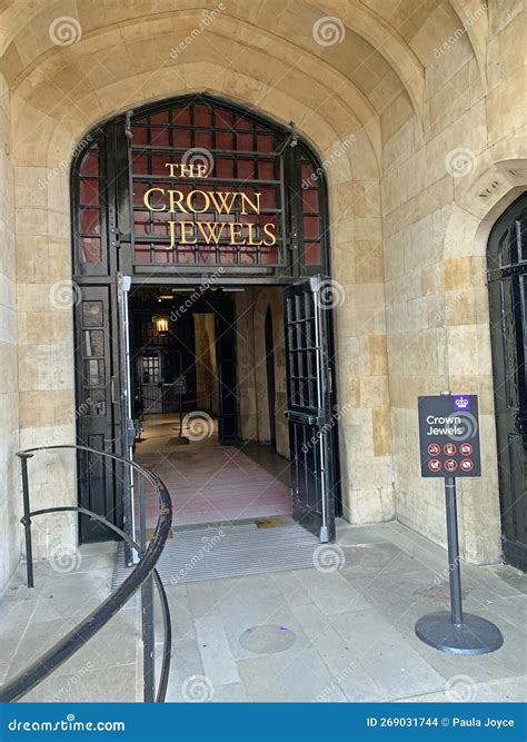 Entrance To The Crown Jewels In Tower Of London Editorial Stock Image