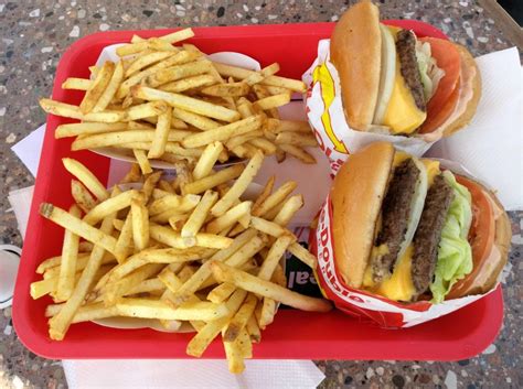 For complete top 500 data, including each chain's sales, units and yoy change, average unit volume, and company/franchise units, as well as technomic's analysis, growth forecast and more In-N-Out Burger: Was ist dran am Hype aus Kalifornien?