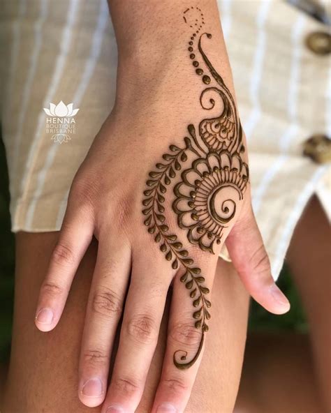 Simple Mehndi Designs For Beginners