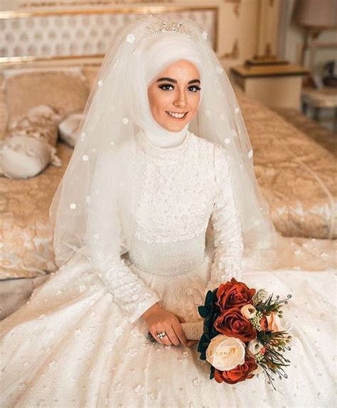 Roj Pinterest Rojefabdollah Muslim Wedding Gown Muslim Brides
