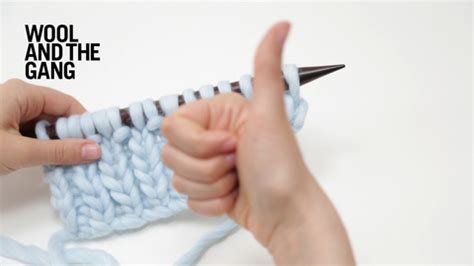 Knowing how to knit ribbing stitch patterns will help you when you start making all those cosy hats, scarves and sweaters. 1x1 Rib stitch | Knitting | WOOL AND THE GANG