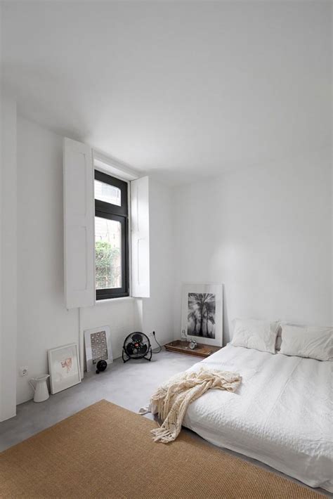 Minimalist Memory Foam Mattress On The Floor Bedroom Design Ideas