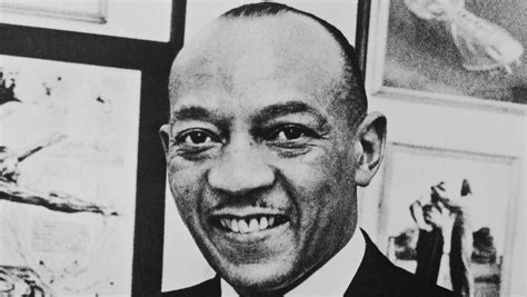 Tragic Details About Jesse Owens