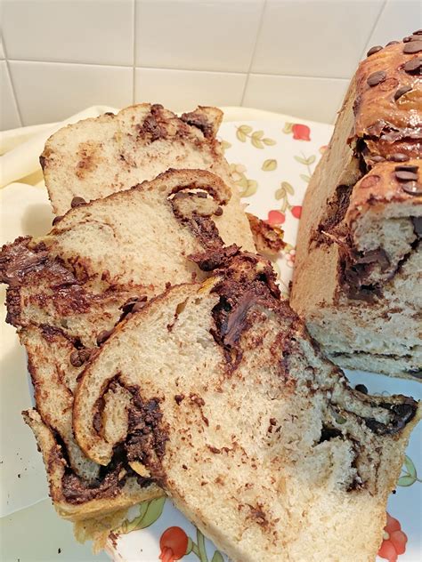 pan brioche con gocce di cioccolato e nocciolata la ricetta facile