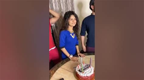 Avneet Kaur Birthday Cake Cutting Siddharth Hugs Avneet Kaur Avneet Kaur Live Midnight