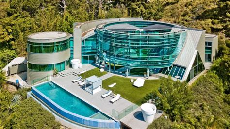 Justin Biebers Former La Home Looks Like A Giant Salad Spinner Now