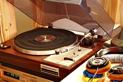 That Vinyl Sound: The Marantz 6100 Turntable w/ Grado Green & +1% ...