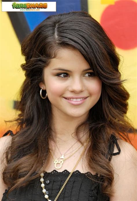 Picture Gallery Latest Selena Gomez Hairstyle 2011