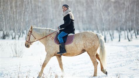 10 Tips For Horseback Riding On Cold Winter Days And In Snow