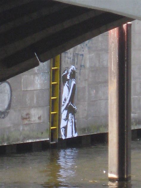 Banksy In Berlin Street Art Graffiti Banksy Berlin Appreciation