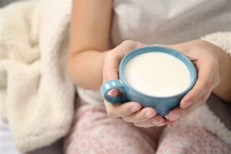 is drinking milk before bed good for weight loss the truth about this calcium packed drink