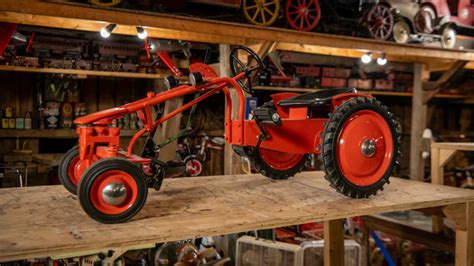 Allis Chalmers Road Grader Pedal Tractor At Elmers Auto And Toy Museum