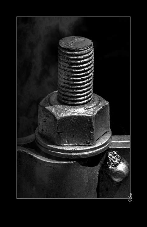 Hangem By A Thread With 13 Exposed Threads On This Bolt Flickr