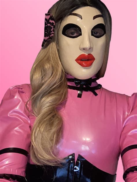 Latexstacey On Twitter Latexsissyselfie Latex Rubber