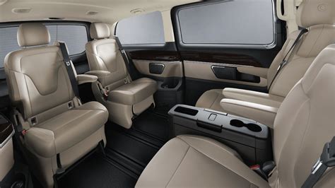 Mercedes Benz Launches Luxury Mpv V Class In India Techstory