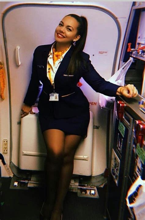 Pin By Bigfoot On Sexy Flight Attendant Flight Attendant Fashion
