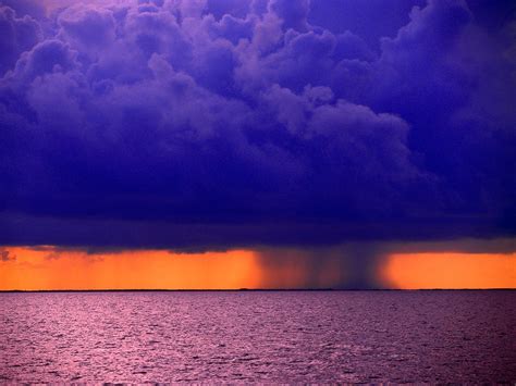 Rain Storm Over Ocean Amazing Photos Pinterest