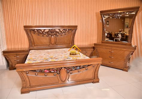 Trapezium Curved Crafted Walnut Wood Bed And Dressing Set Furniture Holz