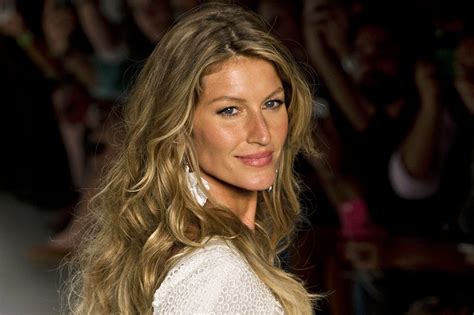 Gisele Bundchen Posts A Super Bowl Selfie Featuring A Crystal