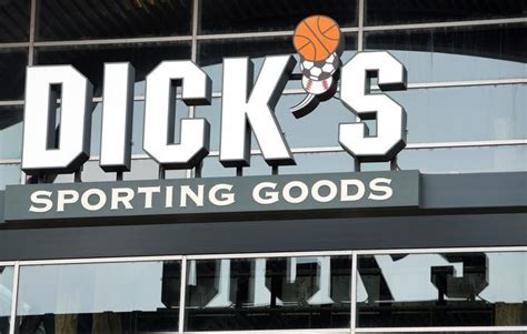 Dicks Sporting Goods Bans Some Gun Sales Urges Congress To Act Reuters
