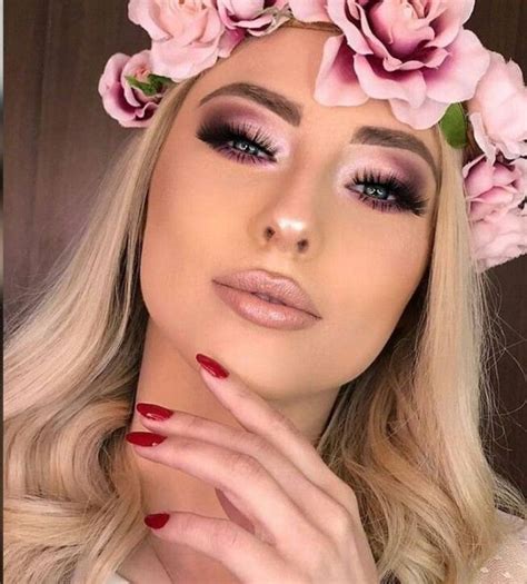 Awesome 47 Amazing Makeup Ideas To Look Like A Princess With Rose Gold