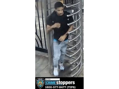 Man Places Woman In Headlock Robs Cell Phone In Elmhurst Nypd