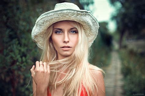 Wallpaper Women Model Blonde Depth Of Field Blue Eyes Looking At Viewer Hat Millinery