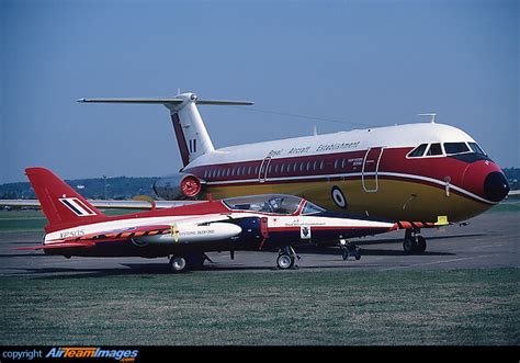 Folland Gnat And Bac One Eleven Xp505 Aircraft Pictures And Photos Xx105
