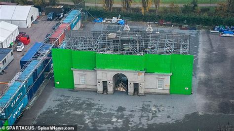 The Crown Set Shows Buckingham Palace And Downing Street Just Yards Apart