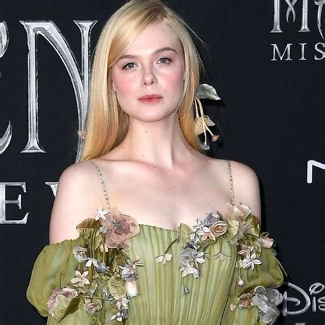 Elle Fanning Exclusive Interviews Pictures And More Entertainment