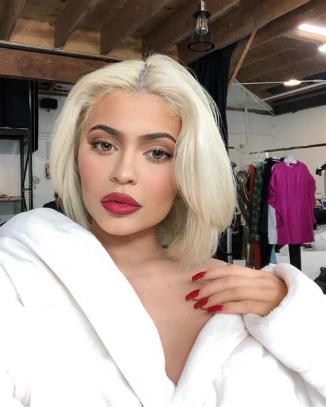 kylie jenner s hair is metallic blue now and it s actually perfect