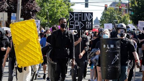 Police Declare Riot At Seattle Protests Make Arrests
