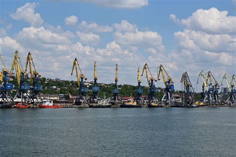 Russian Backed Separatists Seize Non Ukrainian Ships In Black Sea Report