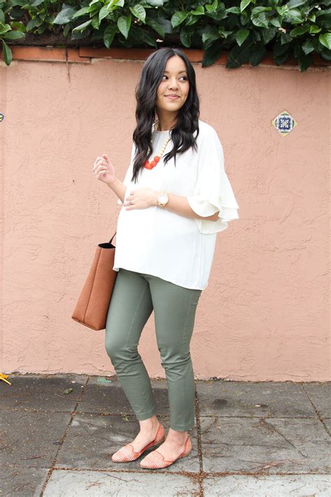 Easy Tips To Take A Top From Work To Play Spring Maternity Outfits