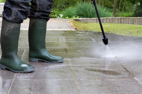 Lawn maintenance, tree service, lawn trimming, residential landscaping, commercial landscaping. Concrete Cleaning, Removing Gum, Johnson City, TN