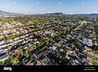 Vista aérea de las casas en el Valle de San Fernando, área de Los ...