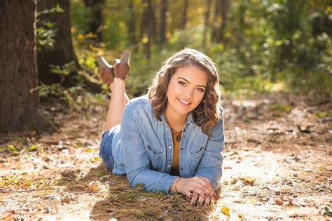 Sarahmorseclassof2019seniorpicturesmetamoratownshiphighschool