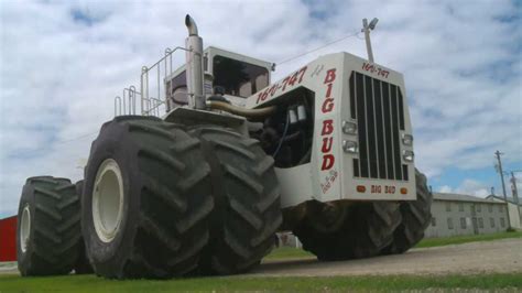 Meet Big Bud The Largest Tractor In The World