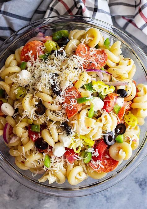 Pepperoni Pasta Salad Is An Easy Cold Pasta Salad With Italian Dressing Pepperoni 2 Che