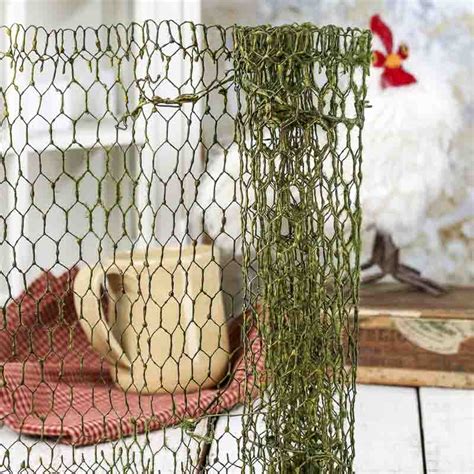 Make a dragonfly sculpture out of chicken wire for a decorative garden accent. Moss Chicken Wire - Decorative Accents - Primitive Decor