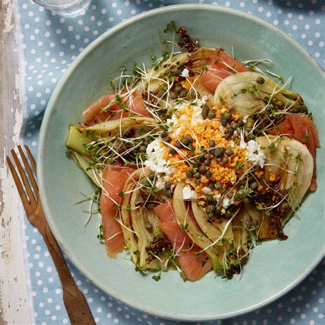 Fresh smoked salmon with bagels, soft boiled eggs, cream cheese and capers, everything seasoning and so much more. Fennel And Smoked Salmon Salad - Woman And Home