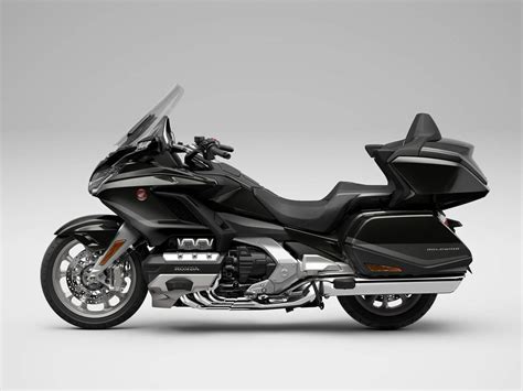 The motorcycle also has seven speeds, with a great transmission system for perfect for long trips. 2021 Honda GLX 1800 Gold Wing Tour Automatic-DCT