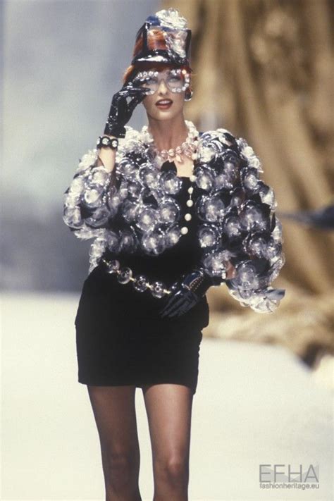 Chanel Autumn Winter 1991 Couture Linda Evangelista Fashion 90s