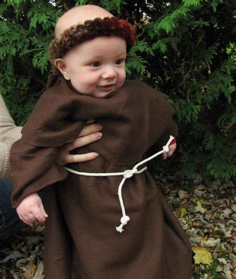 Diy robin hood costumes 2021. DIY Handmade kids Robin Hood and Friar Tuck Halloween costumes | Diy halloween costumes easy ...
