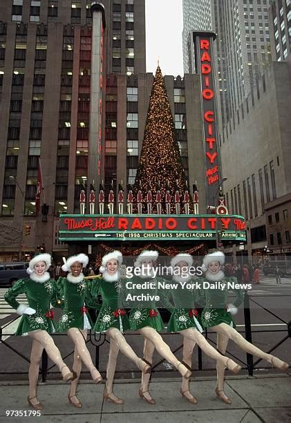 Rockettes Christmas Photos And Premium High Res Pictures Getty Images