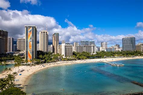Hilton Hawaiian Village And Rainbow Tower In Honolulu Hawaii